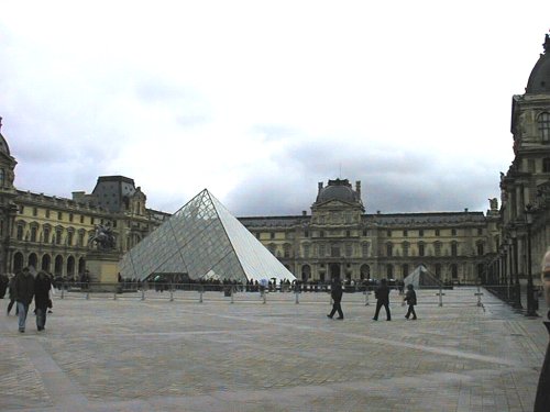 photo : 22 Les pyramides du Louvre