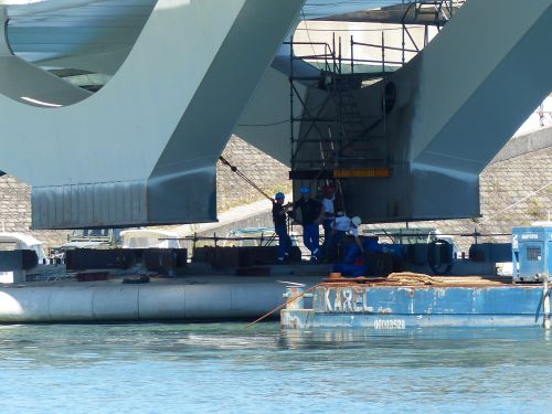 photo : Mise en place du pont Raymond Barre a Lyon 12 (03/09/2013)
