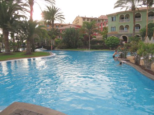 photo : 212 piscine de l hotel (24/10/2018)