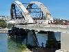 Installation du pont Raymond Barre a Lyon 01 (03/09/2013) (agrandir la photo)