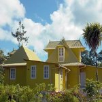 Nuits &agrave; l'h&ocirc;tel Yellow House (La Digue) en demi-pension