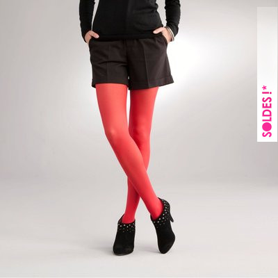 photo : collants rouges pas chers 2 euros 70