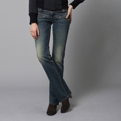photo : jean droit femme Levis 25702 en solde 79 euros