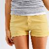 mini short stretch jaune coupe droite 5 poches en coton pas cher 7 euros redoute creation (agrandir la photo)