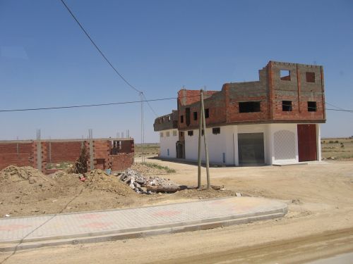 photo : 71 Constructions a l entree de Kairouan (19/05/2010)