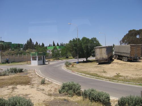 photo : 76 Usine de pneus Amine sur la route entre Kairouan et Monastir (19/05/2010)
