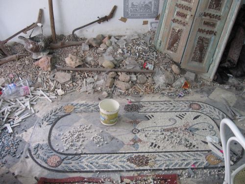 photo : 05 Artisan creant des mosaiques a Sousse (20/05/2010)