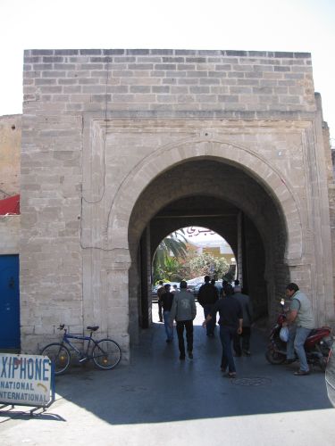 photo : 09 Une porte de la medina de Monastir (21/05/2010)