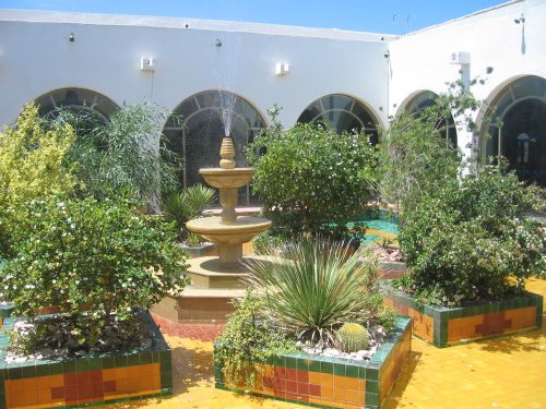 photo : 04 Patio dans l hotel El Shems (22/05/2010)