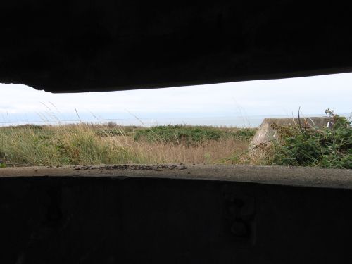 photo : vue d un blockhaus de la pointe St Gildas 02 (31/07/2010)