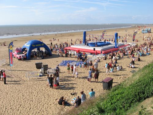 photo : bossaball tour haribo tharon plage 04 (04/08/2010)