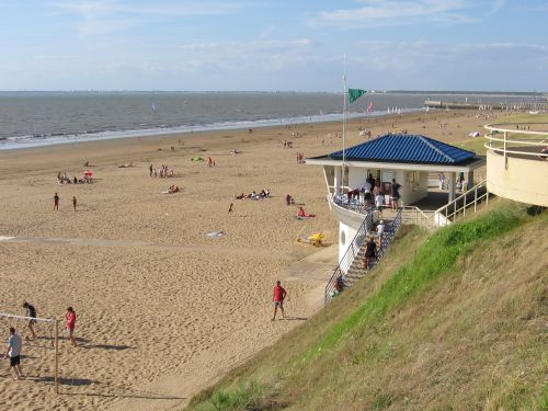 photo : poste de secours plage de tharon (04/08/2010)