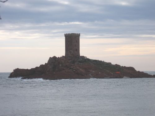 photo : 12 L ile d Or inspiratrice de l Ile Noire de Tintin (27/10/2011)