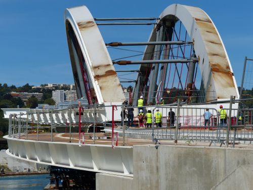 photo : Installation du pont Raymond Barre a Lyon 03 (03/09/2013)