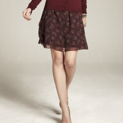 photo : jupe voile imprime feuillage fond prune